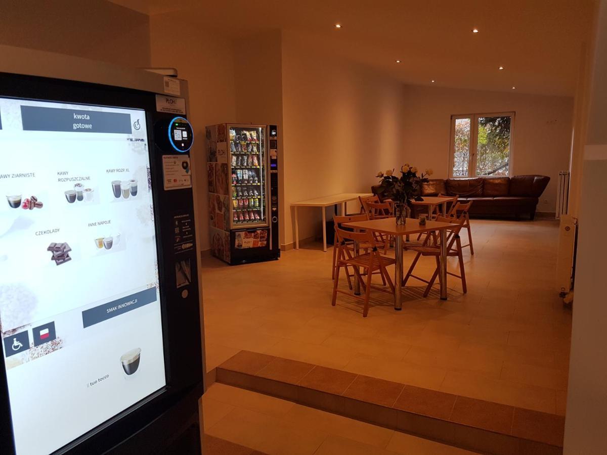 Hotelik Okecie 39 - Nocleg I Parking Blisko Lotnisko Okecie ワルシャワ エクステリア 写真
